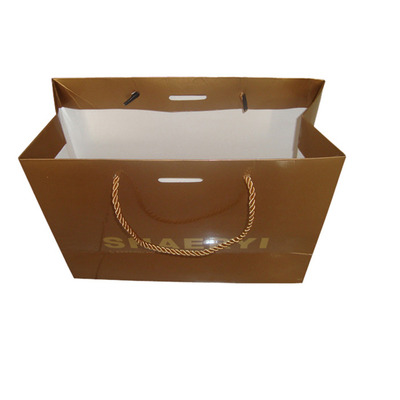 Bom preço. Sacos de compras baratos feitos sob encomenda do papel de Brown com a venda por atacado da impressão da arte finala on-line