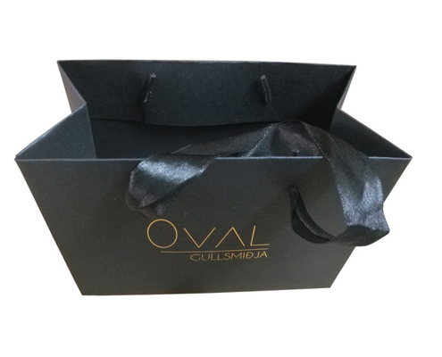 Bom preço. Dos sacos de papel joia preta pequena feita sob encomenda em linha que empacota com logotipo da folha de ouro on-line